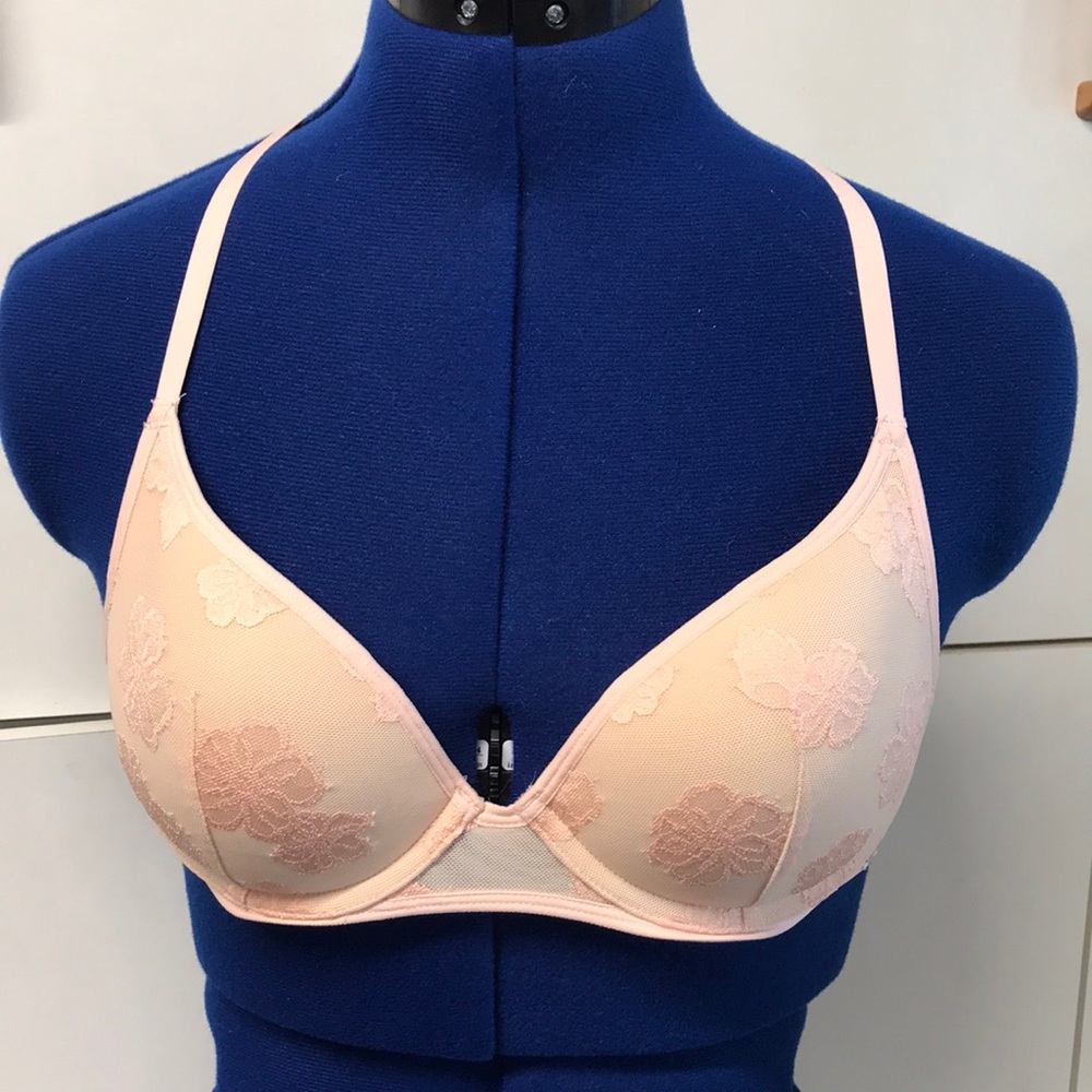 PINK Beautiful Lacy Underwire Bra